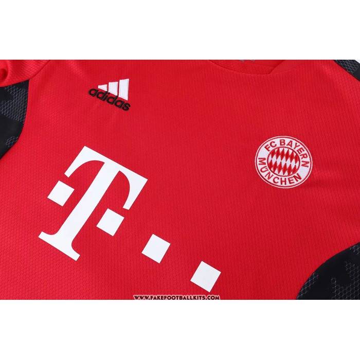Tracksuit
 Bayern Munich Short Sleeve
 22/23 Red
 - Shorts
